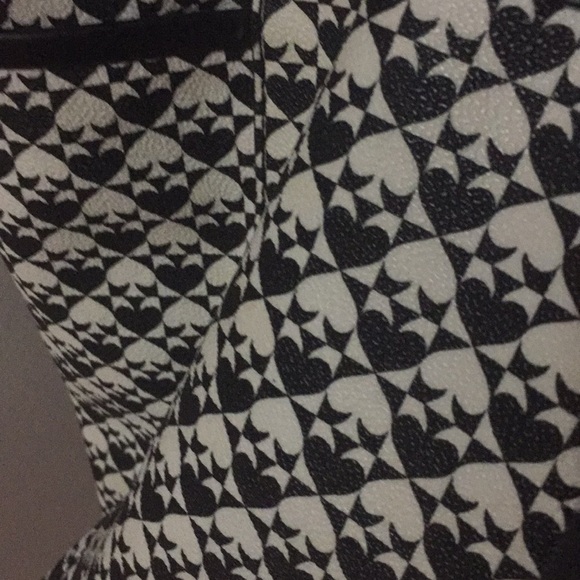 SOLD-Kate Spade Signature Pattern Tote -SOLD - Picture 2 of 5